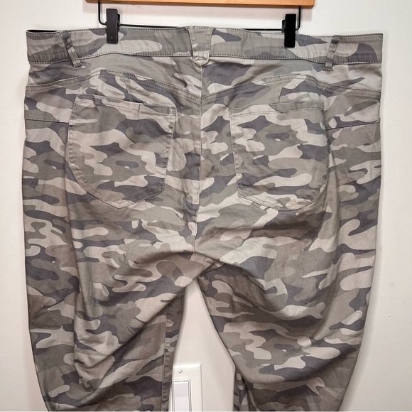 Democracy Green Camouflage Absolution Skinny Pants Size 22 - Picture 8 of 13